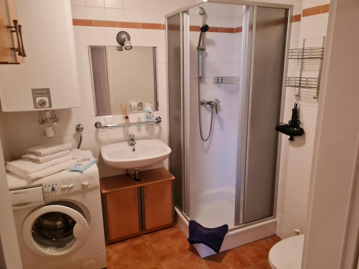 Ferienwohnung Salburg,Troepolach Eksteriør billede
